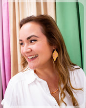 Load image into Gallery viewer, Painted Conch Shell Earrings