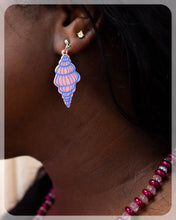 Load image into Gallery viewer, Painted Spiral Shell EarringsS