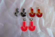 Load image into Gallery viewer, Cutie Scalloped Earrings