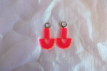 Load image into Gallery viewer, Cutie Scalloped Earrings