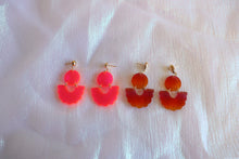 Load image into Gallery viewer, Cutie Scalloped Earrings