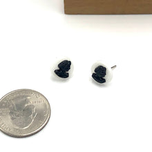 Load image into Gallery viewer, Black &amp; White Cameo Disc Stud Earrings