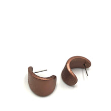 Load image into Gallery viewer, Shabby Metallic Copper Curled Petal Stud Earrings