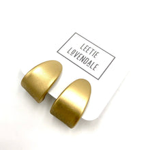 Load image into Gallery viewer, Shabby Metallic Gold Curled Petal Stud Earrings