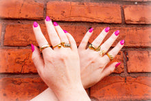 Load image into Gallery viewer, Twister Ball Titanium Ring
