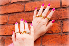 Load image into Gallery viewer, Chunky Heart Titanium Ring