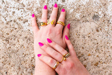 Load image into Gallery viewer, Chunky Heart Titanium Ring