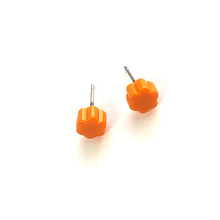 Load image into Gallery viewer, Light Orange Deco Daisy Stud Earrings
