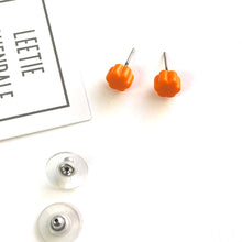 Load image into Gallery viewer, Light Orange Deco Daisy Stud Earrings