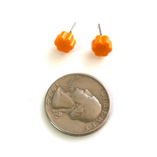 Load image into Gallery viewer, Light Orange Deco Daisy Stud Earrings