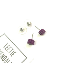 Load image into Gallery viewer, Purple Deco Daisy Stud Earrings