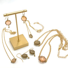 Load image into Gallery viewer, Smoke Quilted Heirloom Glass Shortie Necklace - Med Shortie