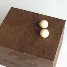 Load image into Gallery viewer, Off White Small Ball Stud Earrings
