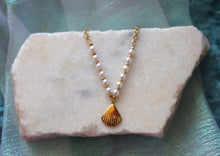 Load image into Gallery viewer, Pearl Sparkly Shell Titanium Necklace