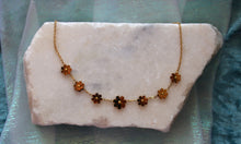Load image into Gallery viewer, Titanium Retro Flower Chain Necklace