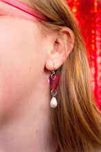 Load image into Gallery viewer, Acrylic Heart Pearl Drop Earrings