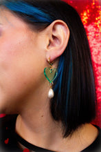 Load image into Gallery viewer, Acrylic Heart Pearl Drop Earrings