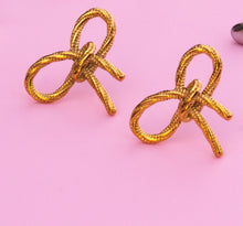 Load image into Gallery viewer, Knotted Bow Titanium Stud