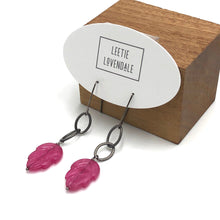 Load image into Gallery viewer, Viva Magenta Leaf Link Earrings