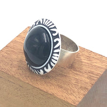 Load image into Gallery viewer, Black Leaf Cocktail Ring