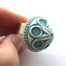 Load image into Gallery viewer, Teal Carved Cornflower Lucite Silver Cocktail Ring