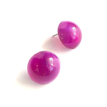 Load image into Gallery viewer, Violet Aura Glow Retro Button Studs