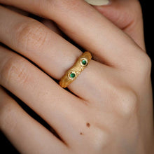 Load image into Gallery viewer, Dr. Owl Emerald Eye Band 18K Yellow Gold Open Ring