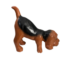 Load image into Gallery viewer, Hand painted Wood Lovely dog lover Decoration Figurine (Beagle)
