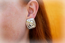 Load image into Gallery viewer, Titanium Chunky Spiral Studs