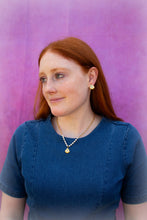 Load image into Gallery viewer, Pearl Sparkly Shell Titanium Necklace