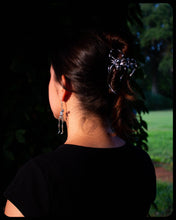 Load image into Gallery viewer, Dramatic Spider Hair Claw