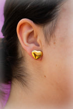 Load image into Gallery viewer, Large Puff Heart Stud