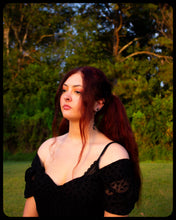 Load image into Gallery viewer, Dangling Bat Chains Earrings
