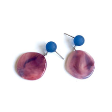 Load image into Gallery viewer, Mauve &amp; Denim Marbled Lucite Geo Drop Sarah Earrings