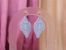 Load image into Gallery viewer, Painted Conch Shell Earrings