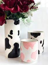 Load image into Gallery viewer, Cow Print Vase