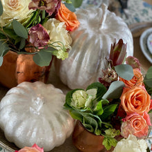 Load image into Gallery viewer, Small capiz pumpkin, pearl