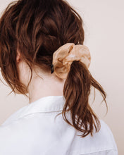 Load image into Gallery viewer, Susie Q: Peach - Scrunchie