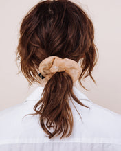 Load image into Gallery viewer, Susie Q: Peach - Scrunchie