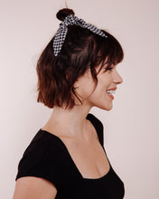 Load image into Gallery viewer, French Connection - Scrunchie Tie