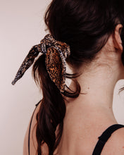 Load image into Gallery viewer, Snakebite - Scrunchie Tie