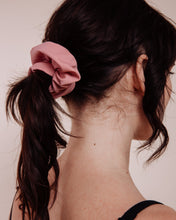 Load image into Gallery viewer, Delta Dawn - Scrunchie