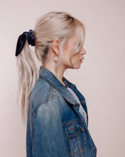 Load image into Gallery viewer, Smokestack Lightnin' - Scrunchie Tie
