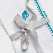 Load image into Gallery viewer, Shell embroidered dinner napkins, white, set of two