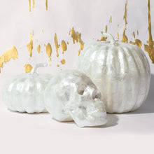 Load image into Gallery viewer, Small capiz pumpkin, pearl