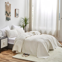 Load image into Gallery viewer, Tache Vanilla Cream Ivory Paisley Damask Stitch Matelassé Cotton Quilt Set (JHW-643)