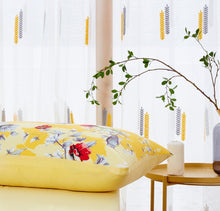 Load image into Gallery viewer, DaDa Bedding Sunshine Yellow Hummingbirds Floral Fitted &amp; Flat Bed Sheets Set (JHW-925)