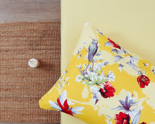 Load image into Gallery viewer, DaDa Bedding Sunshine Yellow Hummingbirds Floral Fitted &amp; Flat Bed Sheets Set (JHW-925)