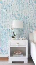 Load image into Gallery viewer, Hydrangea Light Blue Ginger Jar Lamp