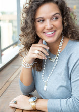 Load image into Gallery viewer, White Pearl Golden Stretch Bracelet Set